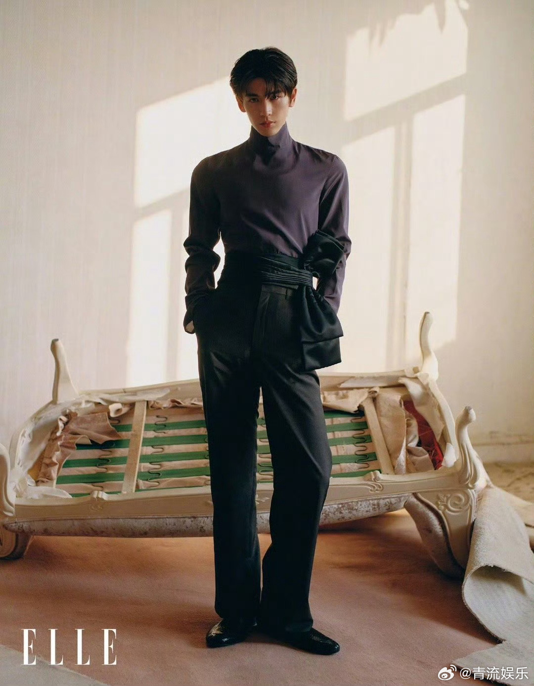 张凌赫的杂志销量 首本五大销量 15分钟杂志销量破22w+本，销售额破1000w