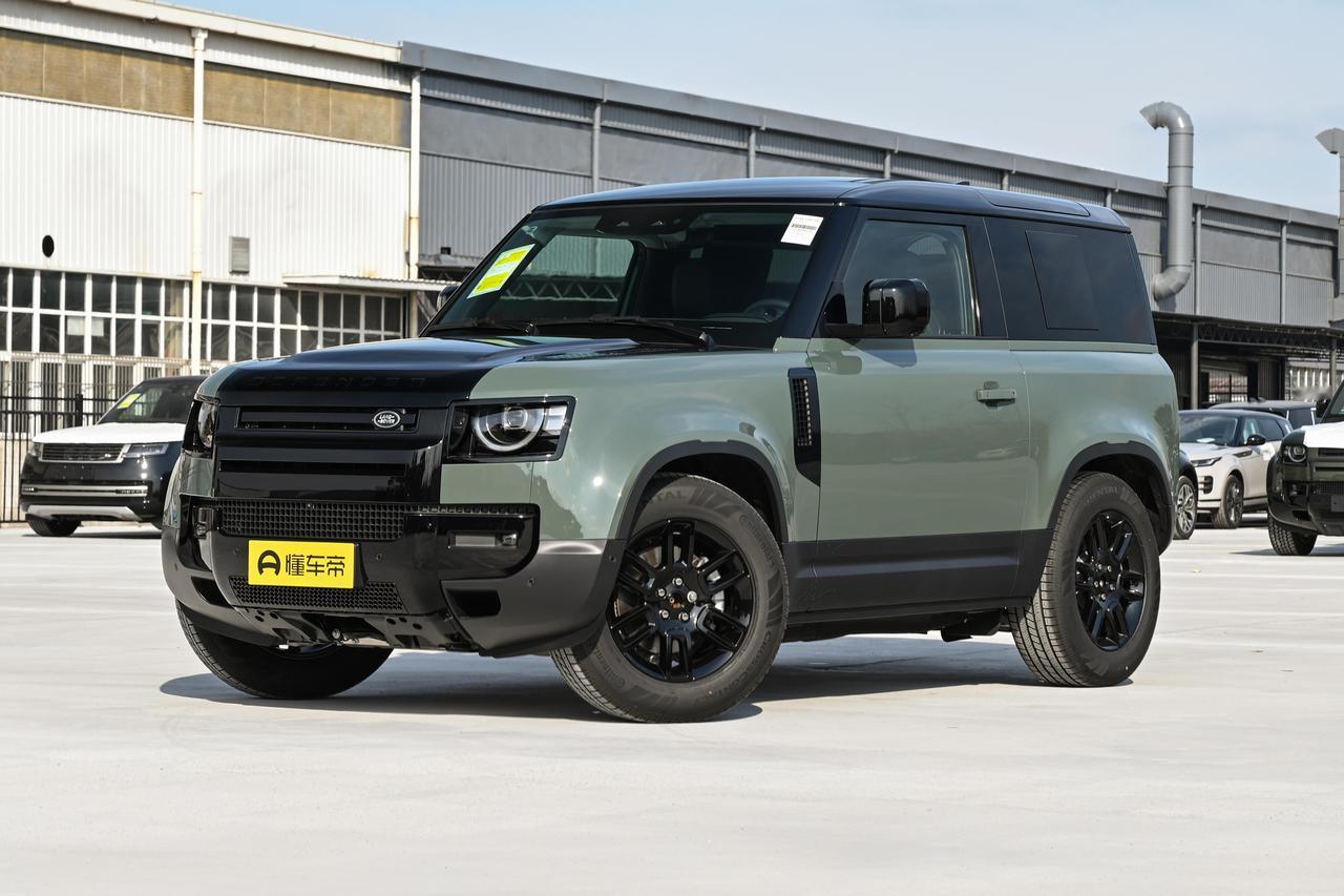 新车上市：路虎卫士110，我的“方盒子”滤镜碎了一地。
没见到实车时，看网图觉得