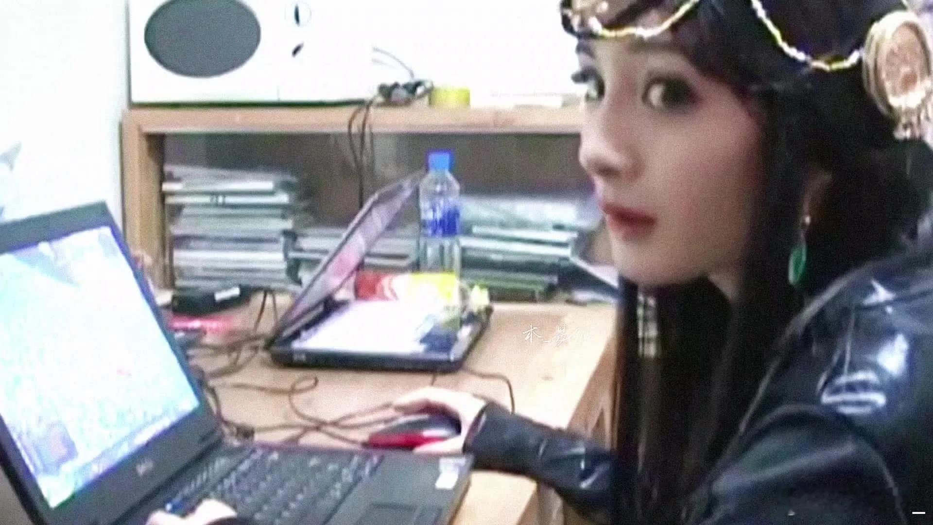 杨幂早期完全是游戏建模来的吧🤤这个侧脸真的太觉了配上亮晶晶的眼睛太绝了！杨幂｜