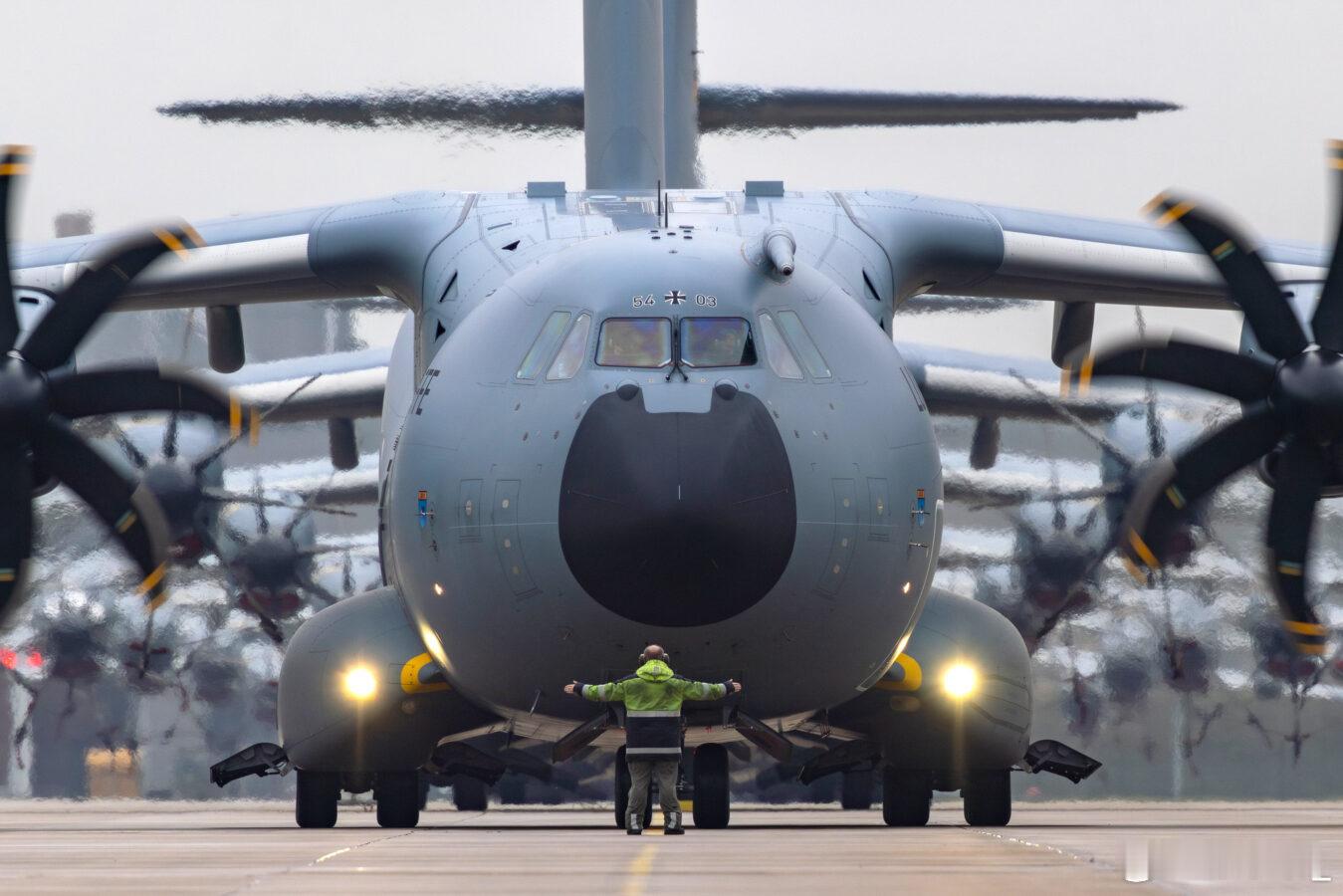 德国联邦国防军正与空客公司洽谈增购 10 至 20 架 A-400M 运输机。今