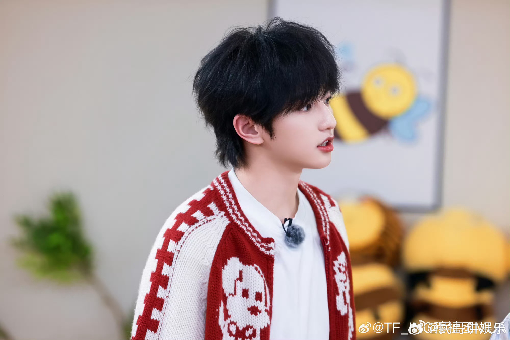 穆祉丞累得大喊邓佳鑫童禹坤 穆祉丞做任务推磨盘累出哭腔，喊兄弟名字时的委屈感绝了