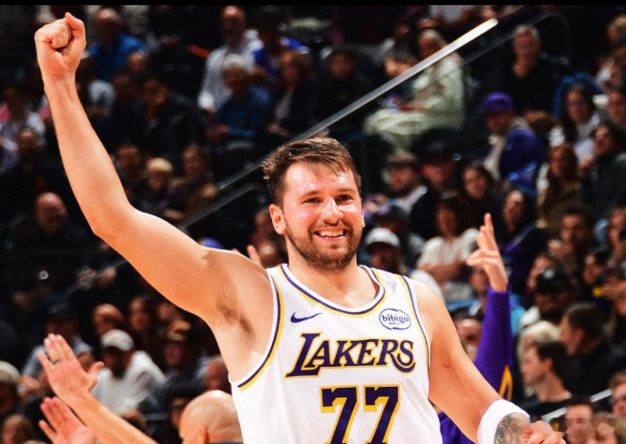 11月26日讯 在刚刚结束的一场NBA杯比赛中，湖人135-118击败快船。本场