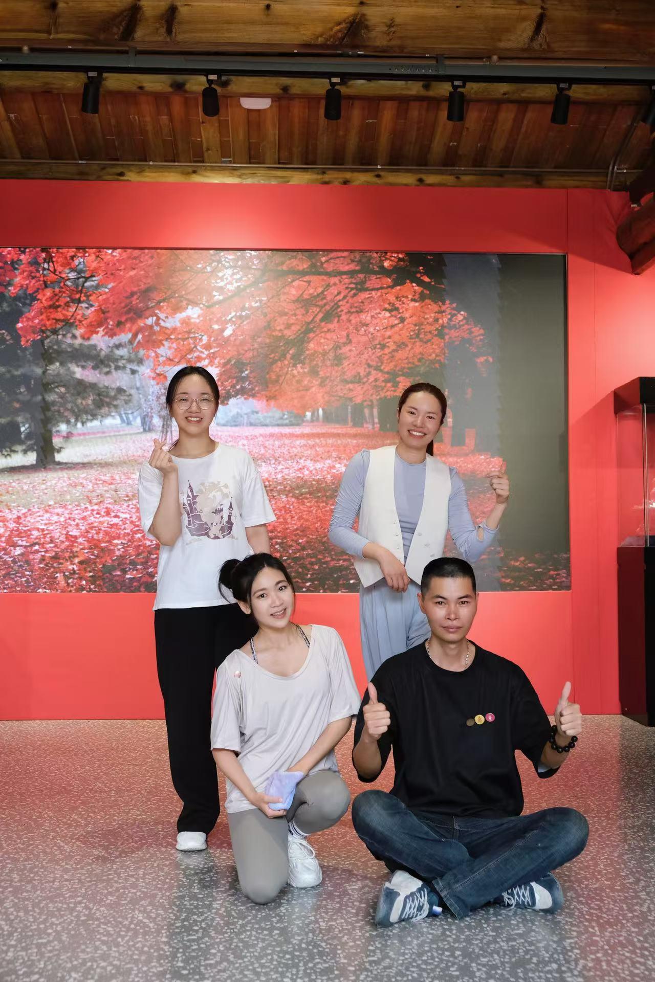 没有基本功，身体很僵硬。同城 我的乡村生活 舞蹈 民俗文化 上热门 @抖音小助手