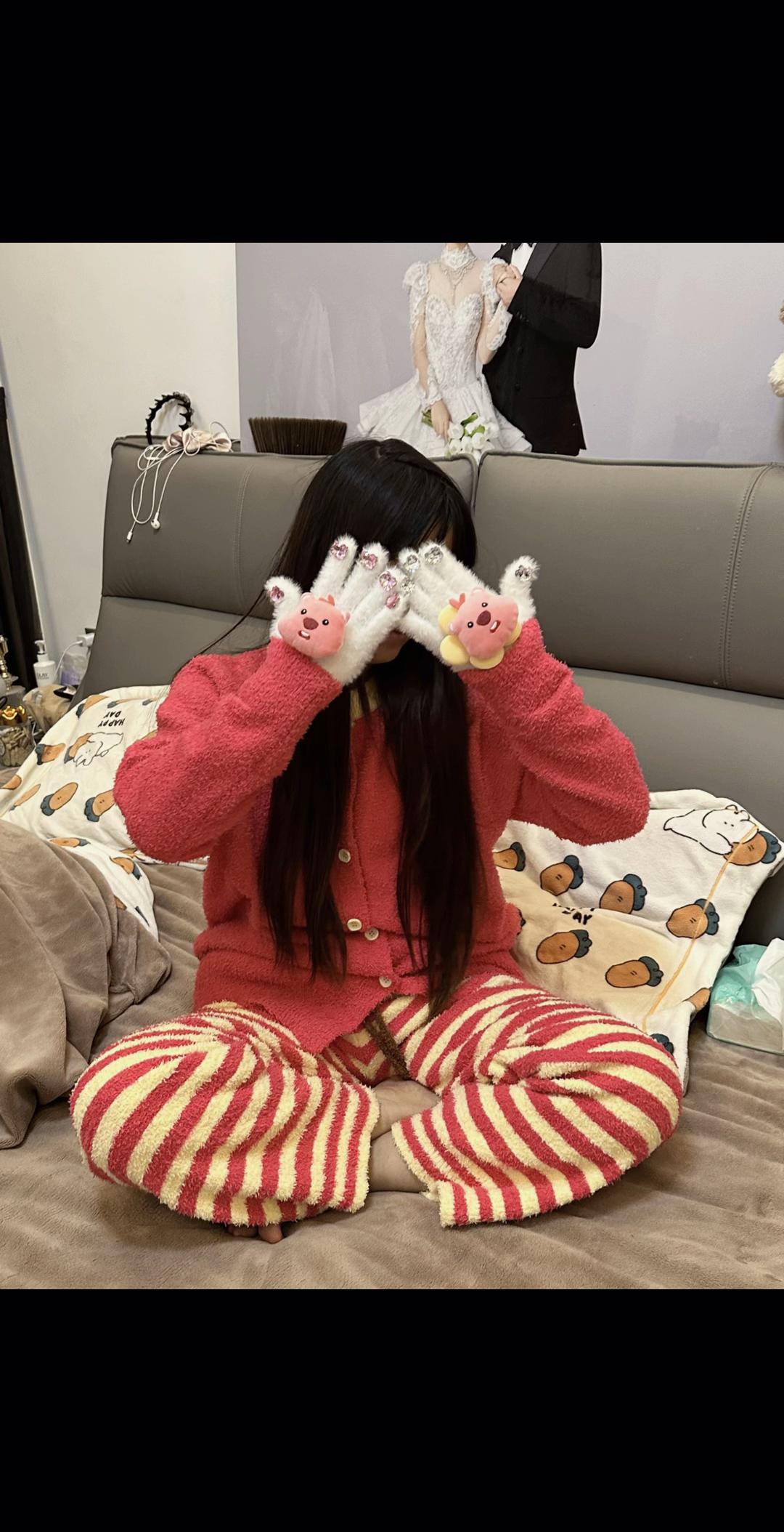 希望你  我  我们  都能在这乱七八糟的生活中找到属于自己的快乐.