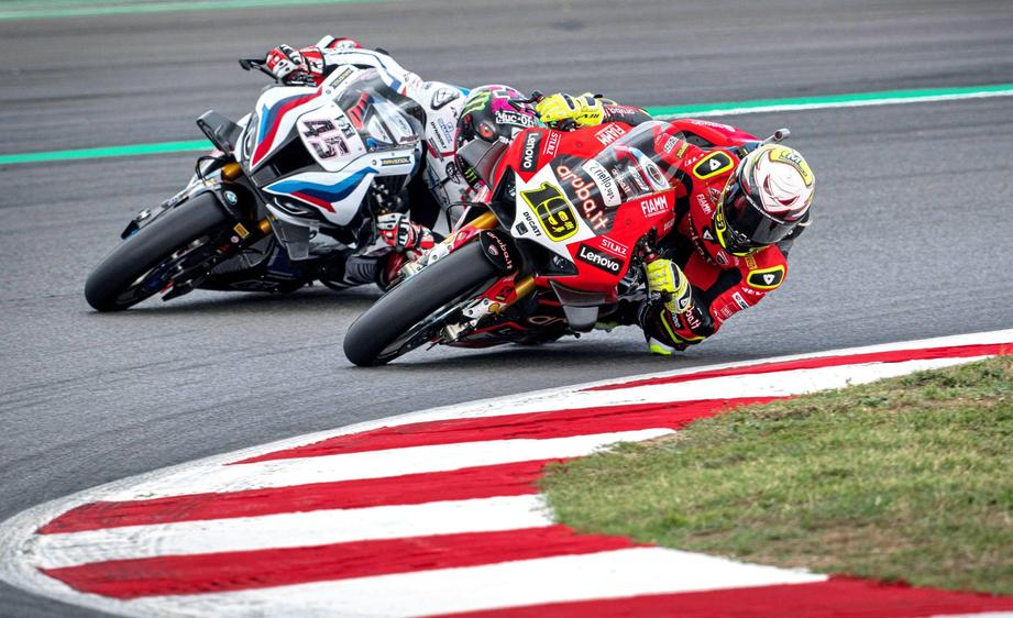 WSBK积分榜解析：146分差距背后的恐怖统治力
布莱加领先莱库纳146分，剩余