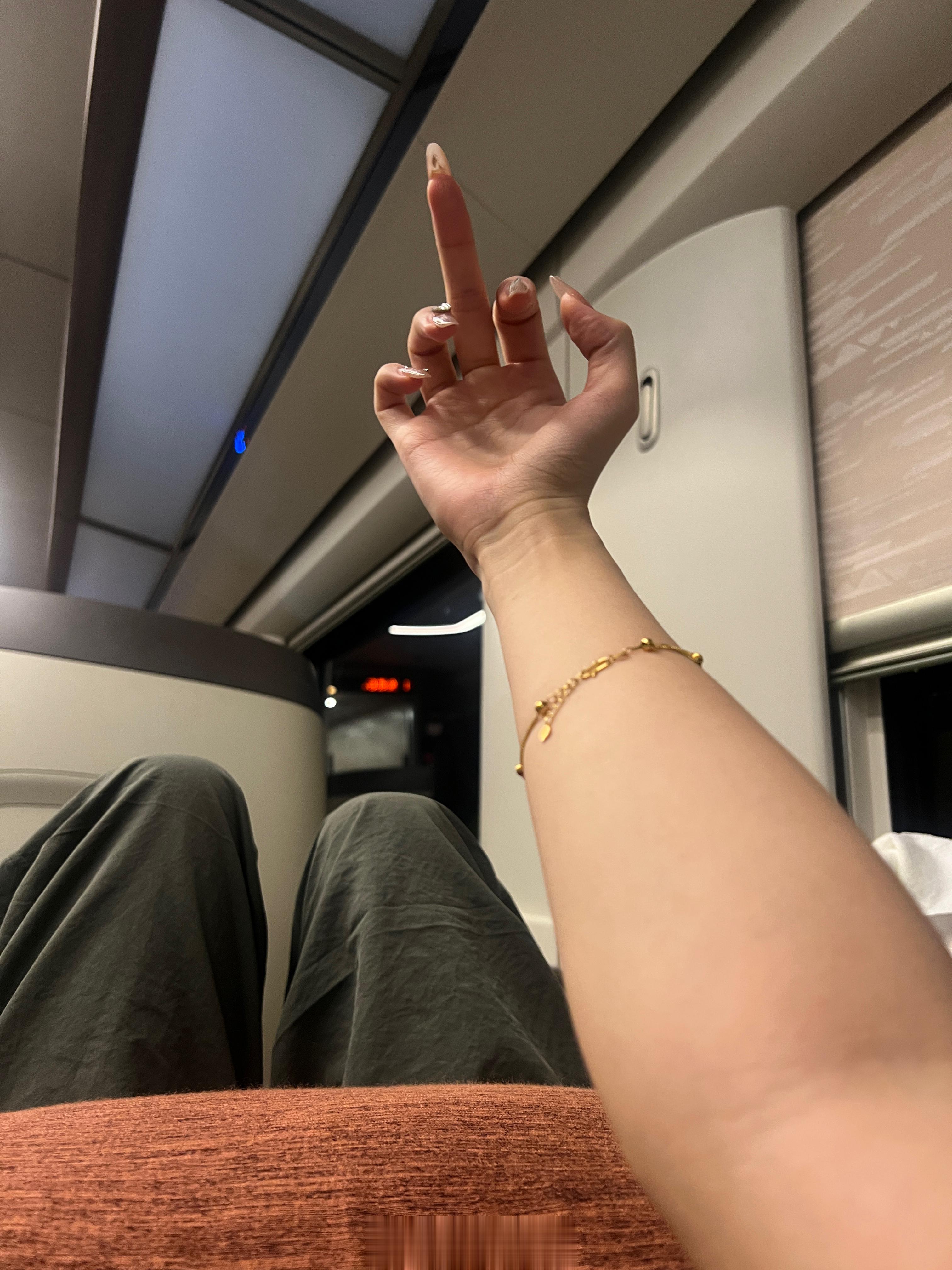 拿什么拯救我暴晒了一天的皮肤 黑的看不见我了根本 ​​​