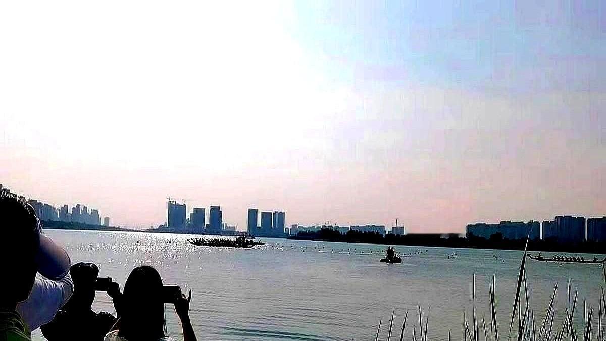 我老公30以前没结过婚，31那年找到了我，我俩只谈了4个月就结婚了，而这4个月之