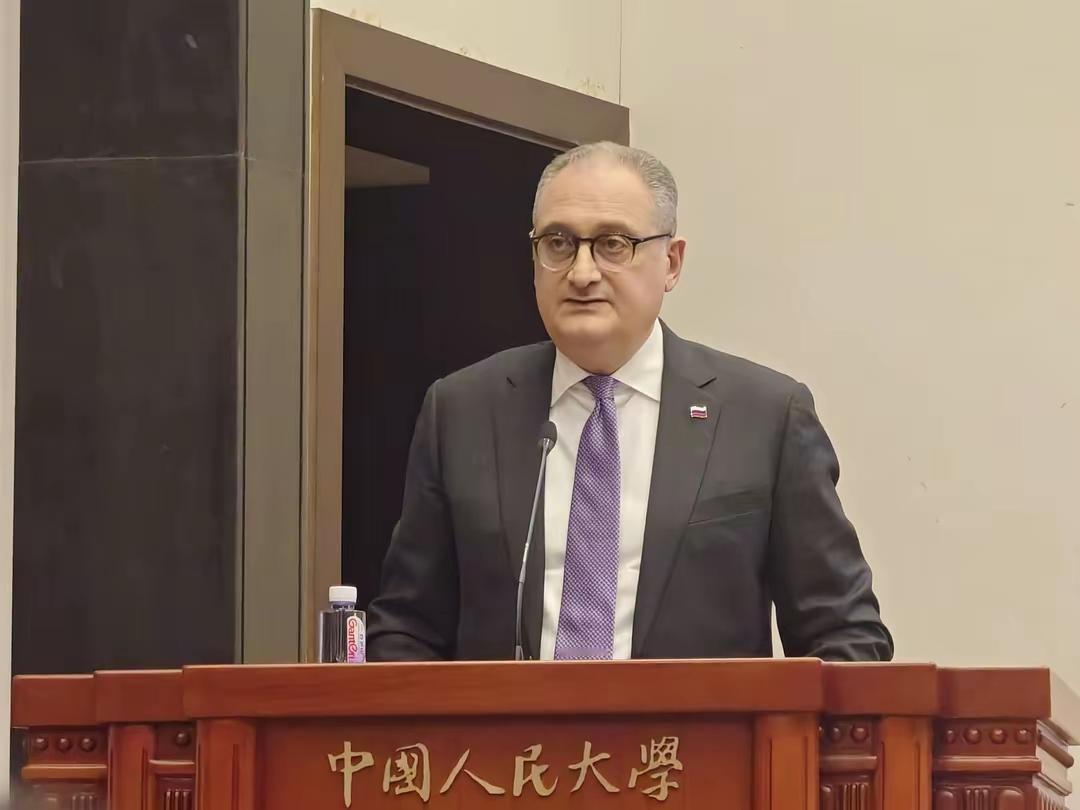 中俄双方贸易，几乎已完全使用卢布和人民币进行本币结算

俄罗斯驻华大使莫尔古洛夫