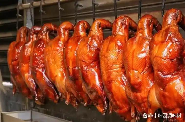 【其实还是鸭腿比鹅腿好吃】

这两天网红鹅腿阿姨，引起了大家广泛热议。她是用鸭腿