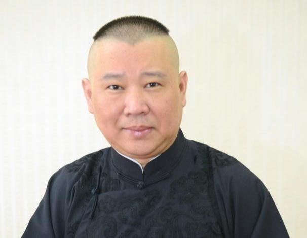 郭德纲沉寂两月首发长文！沉寂两个月之后，郭德纲发布一篇921字长文，没有激烈控诉