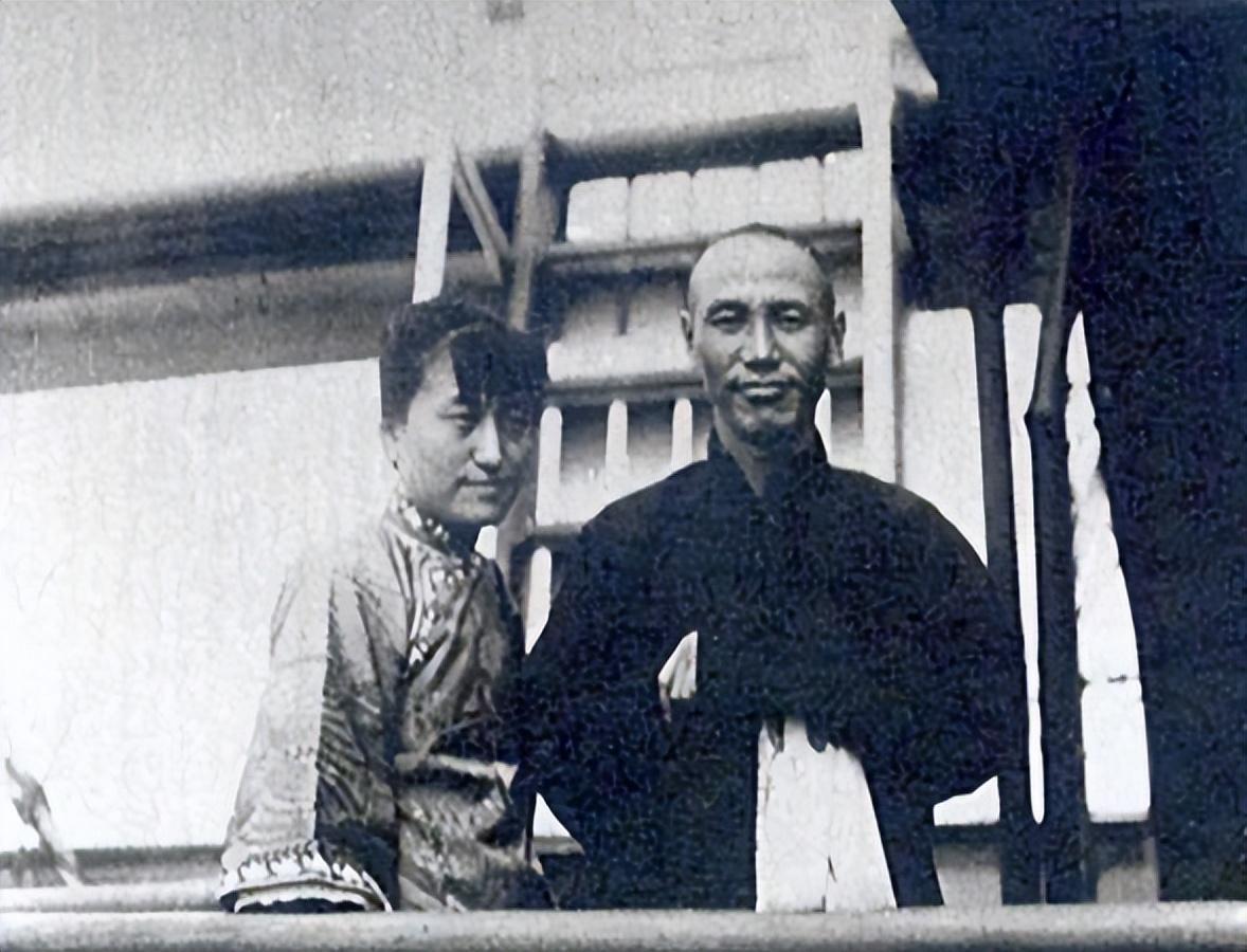 1955年，蒋介石的女婿被判刑15年，其岳母亲自出面找周总理求情，周总理：他的身