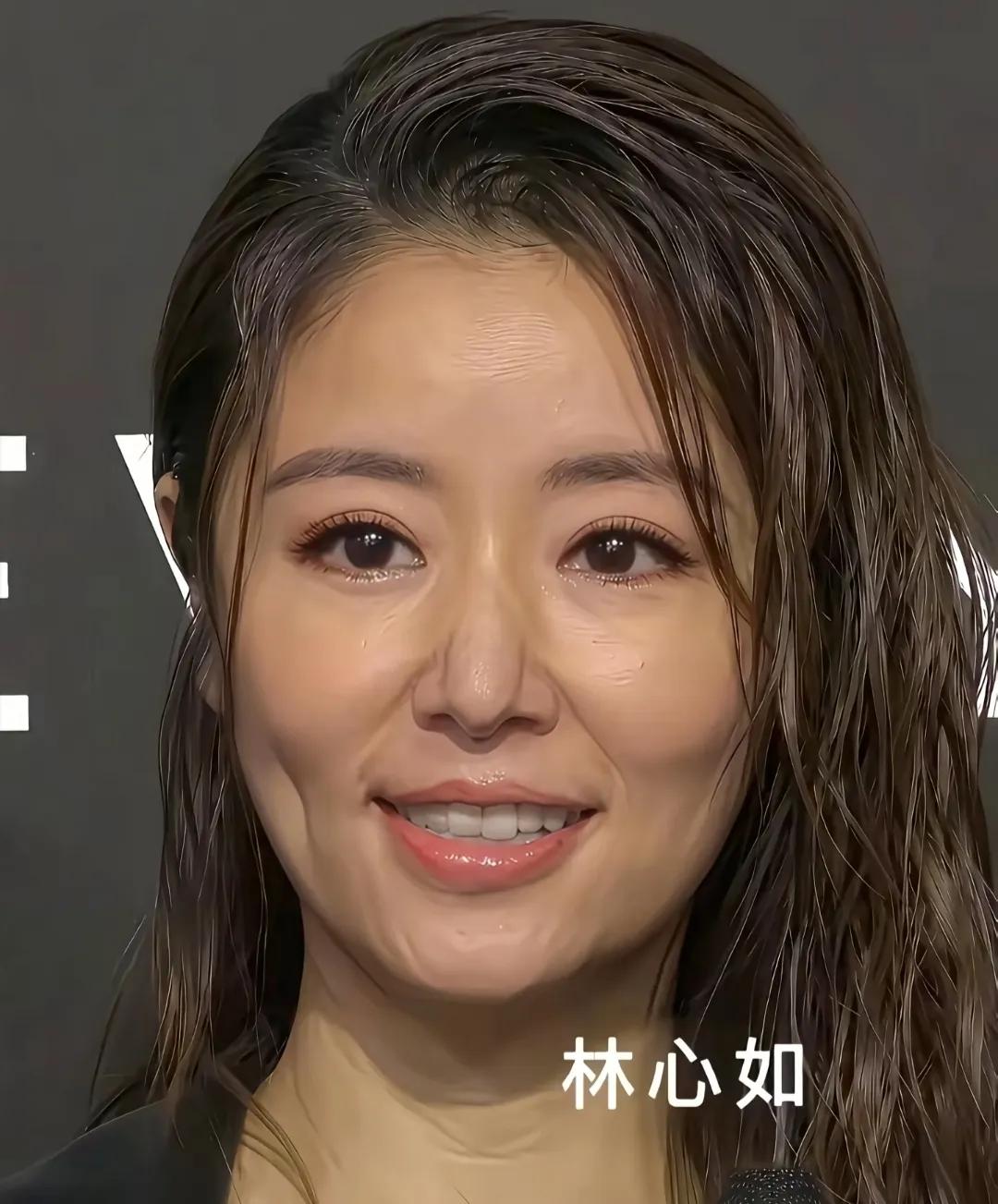 这鼻子看着好突兀？

年轻的时候她还是很漂亮的

看来这是保养过度了

当年的“