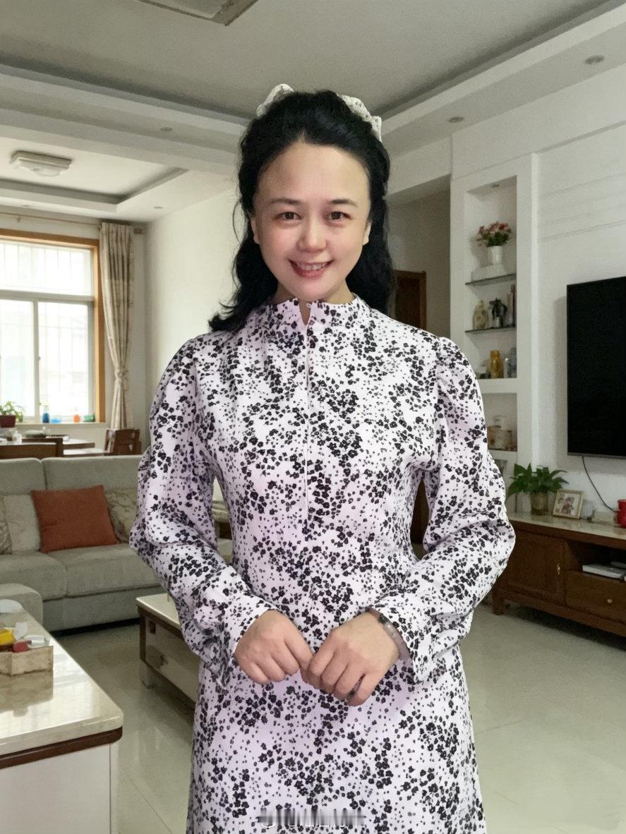 你有没有衣服穿反了的时候？嘿嘿，我估计不仔细看的话，没人会看出问题，这衣服，今天