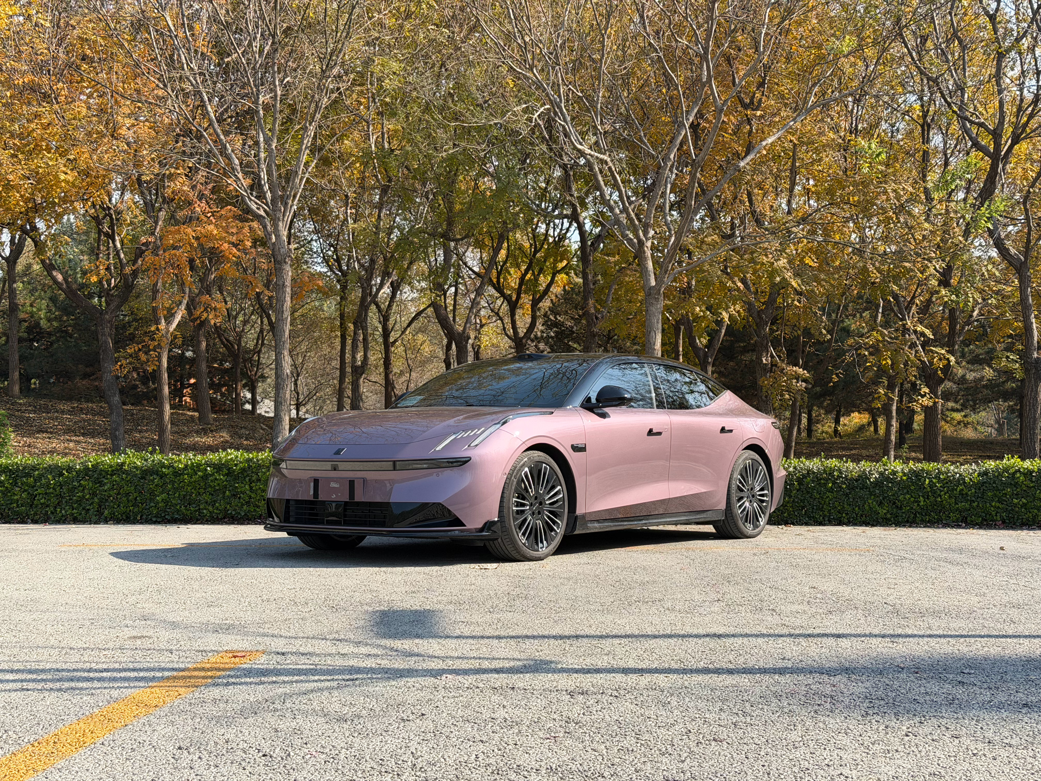 [流鼻血]拿到一台这么骚气颜色的领克10 EM-P…不穿女装是不是不合适了？新能