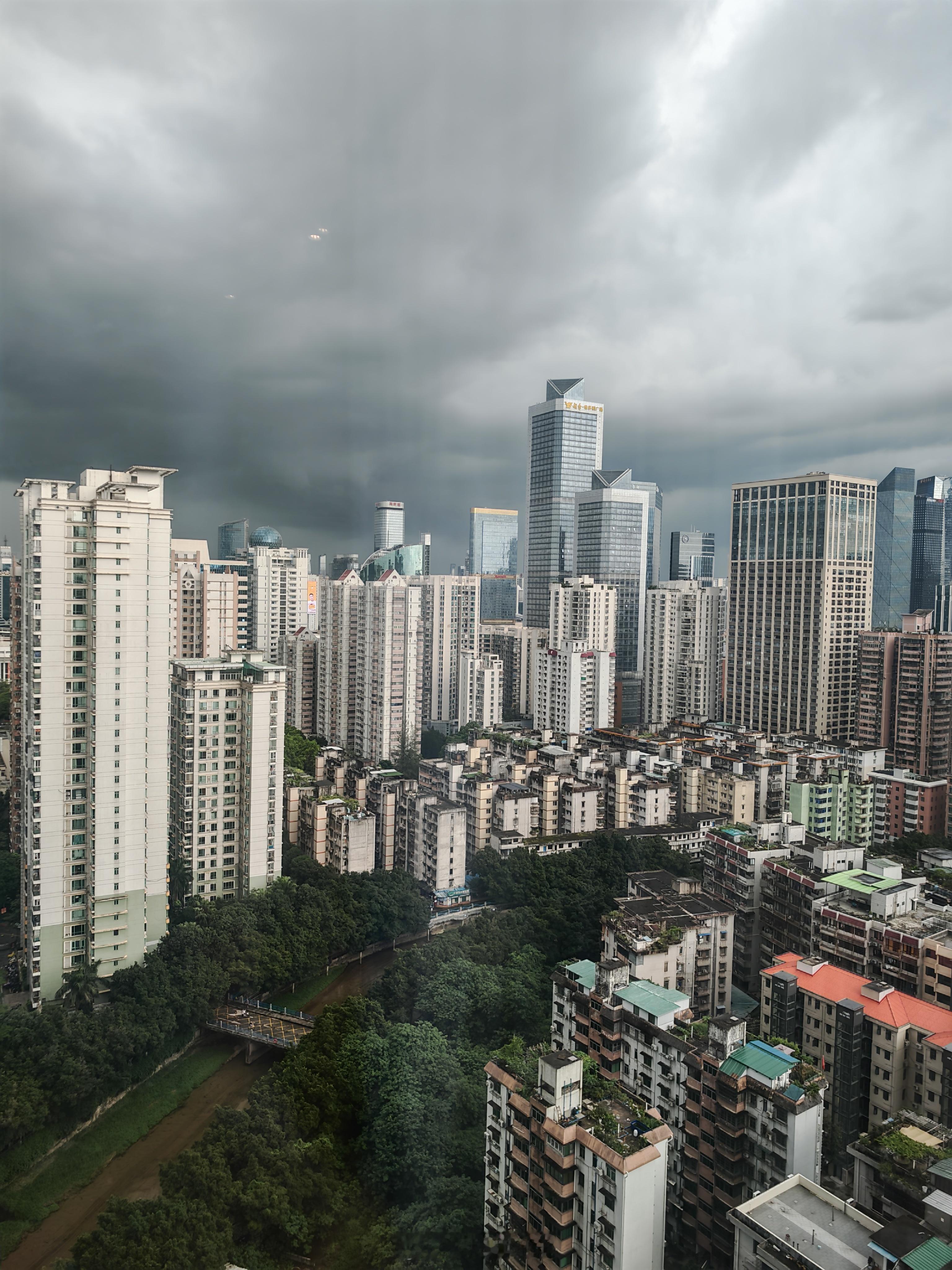 广州开始钓熟虾了昨天下了好大的雨，还以为台风终于来了，结果今天暴晒[泪]这是把我