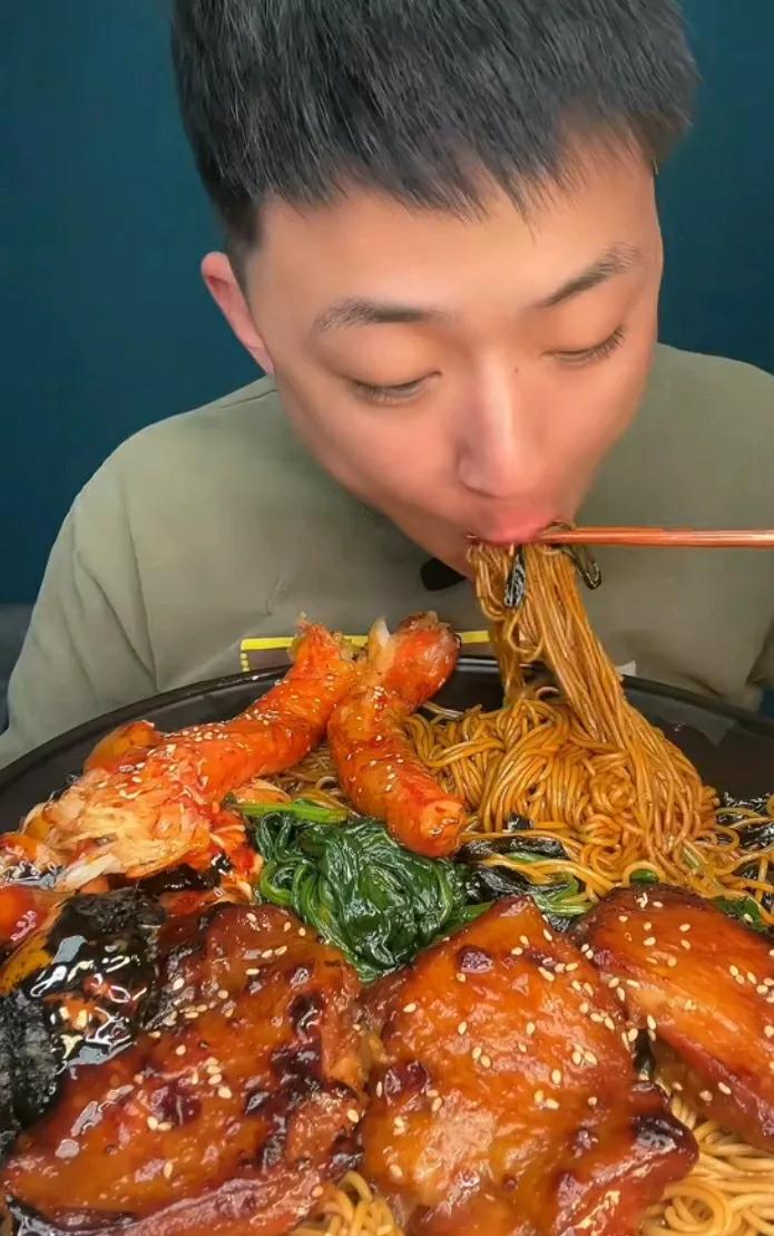 美食佳肴，香气扑鼻。#🇰🇷美食# #美食温柔# #美食的魅力何在# #分享美