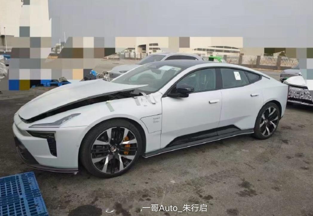 全新极星5的实车图曝光黑河那边听说有好几辆路试车不知道新车会不会在国内上市