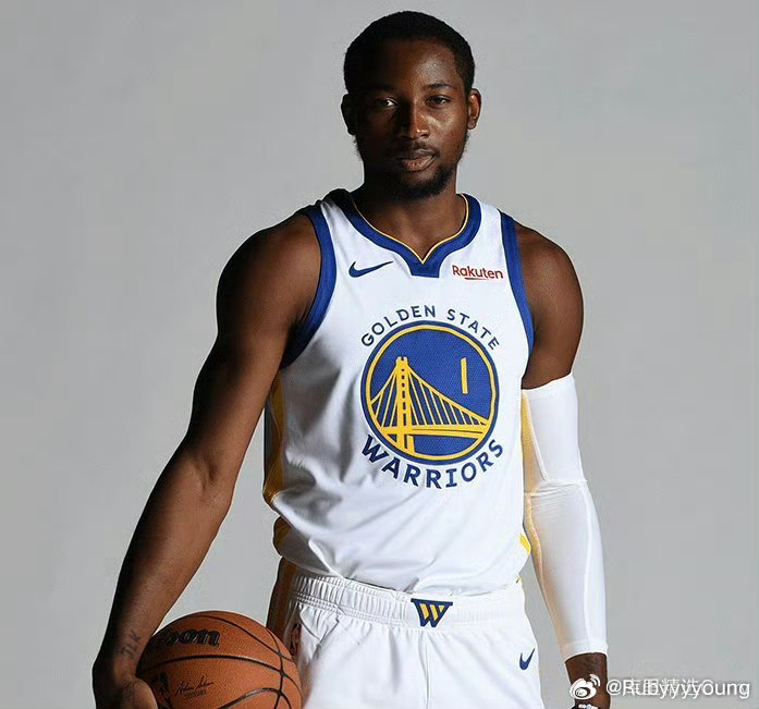 库明加申请交易nba 库明加本赛季场均出战24.8分钟，得到11.8分6.2板2