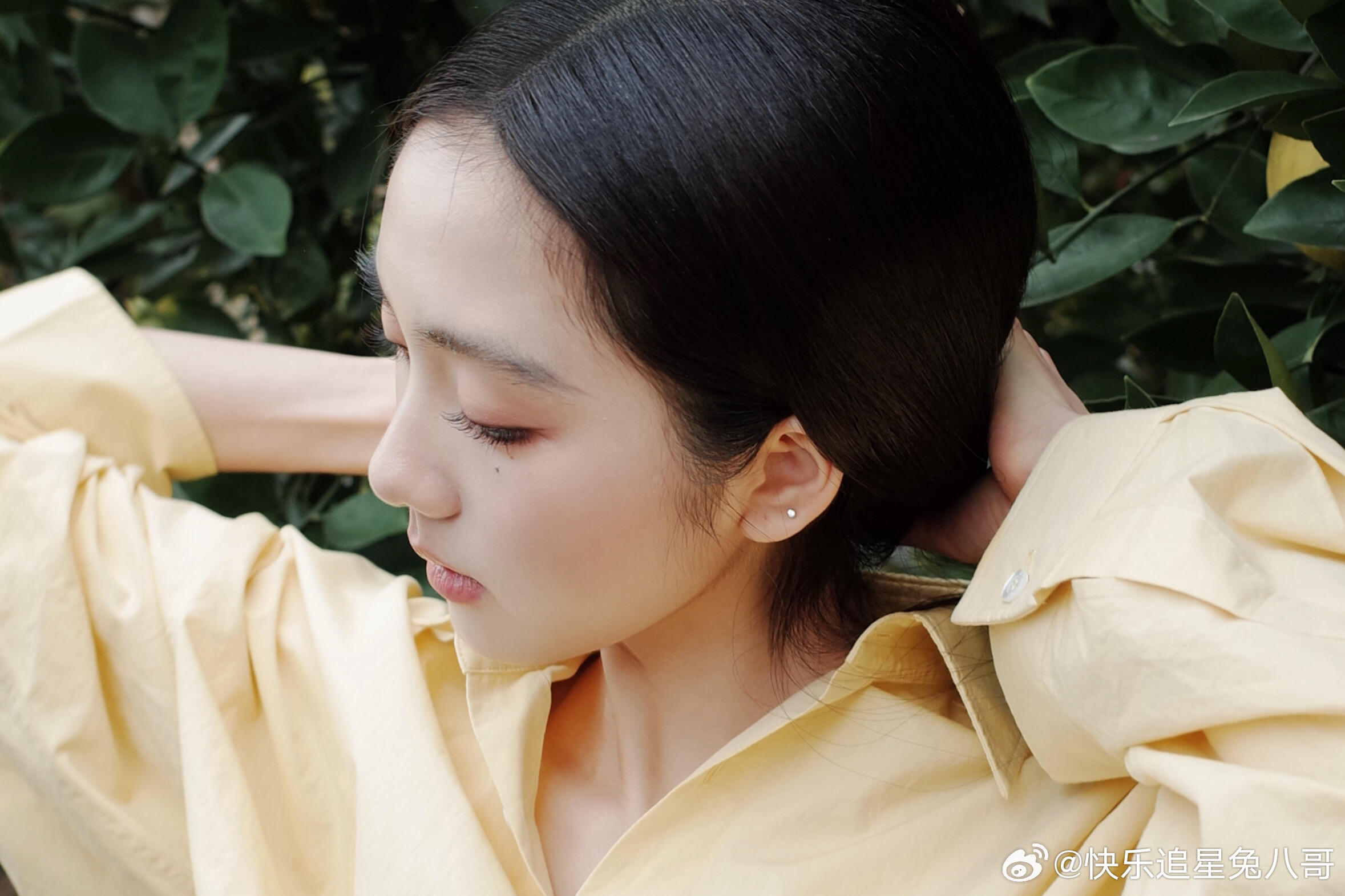 黄多多露腰黄衬衫黄多多花絮图 黄多多露腰黄衬衫，好漂亮 ​​​