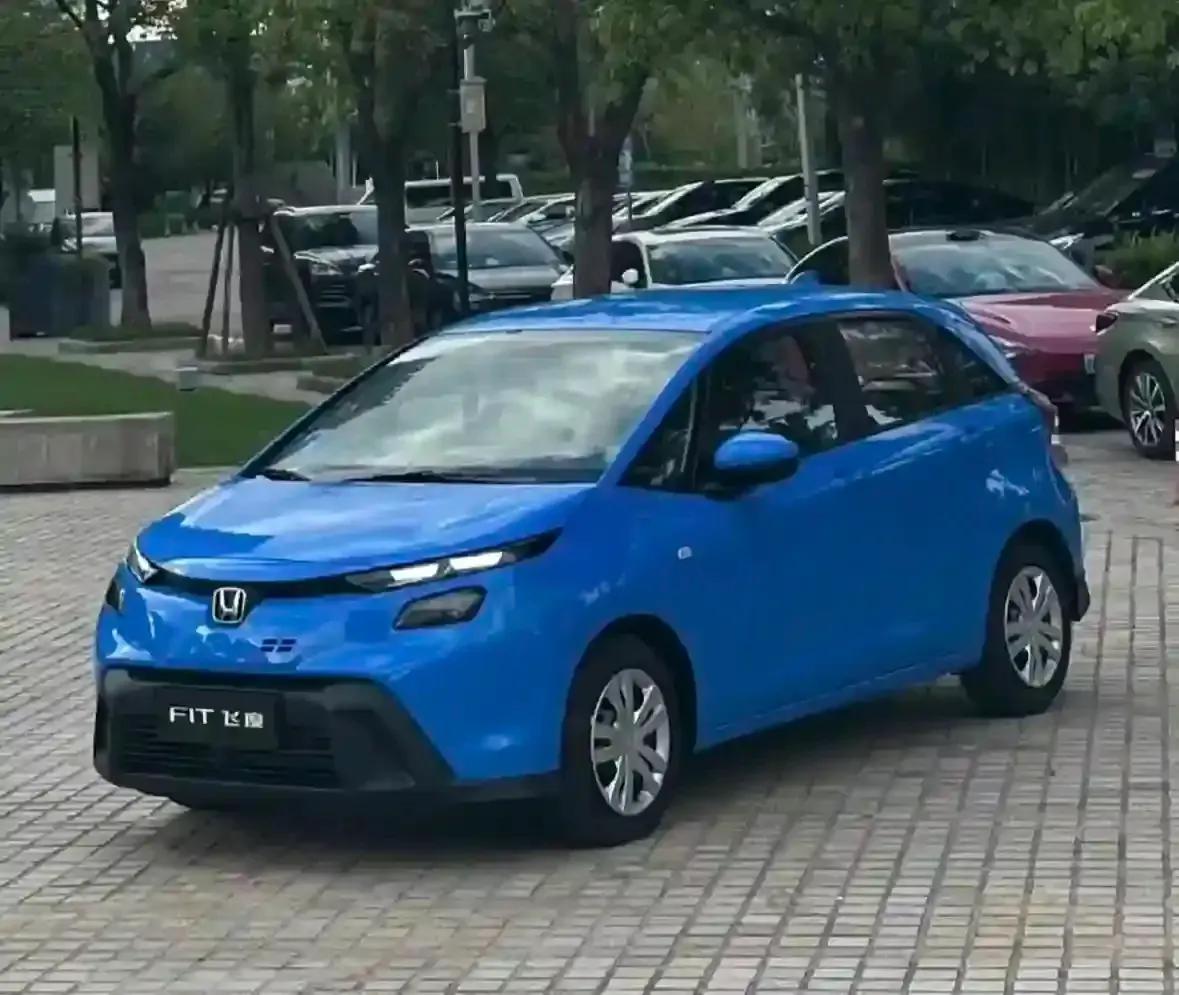 新款飞度。大家猜猜会卖多少钱？