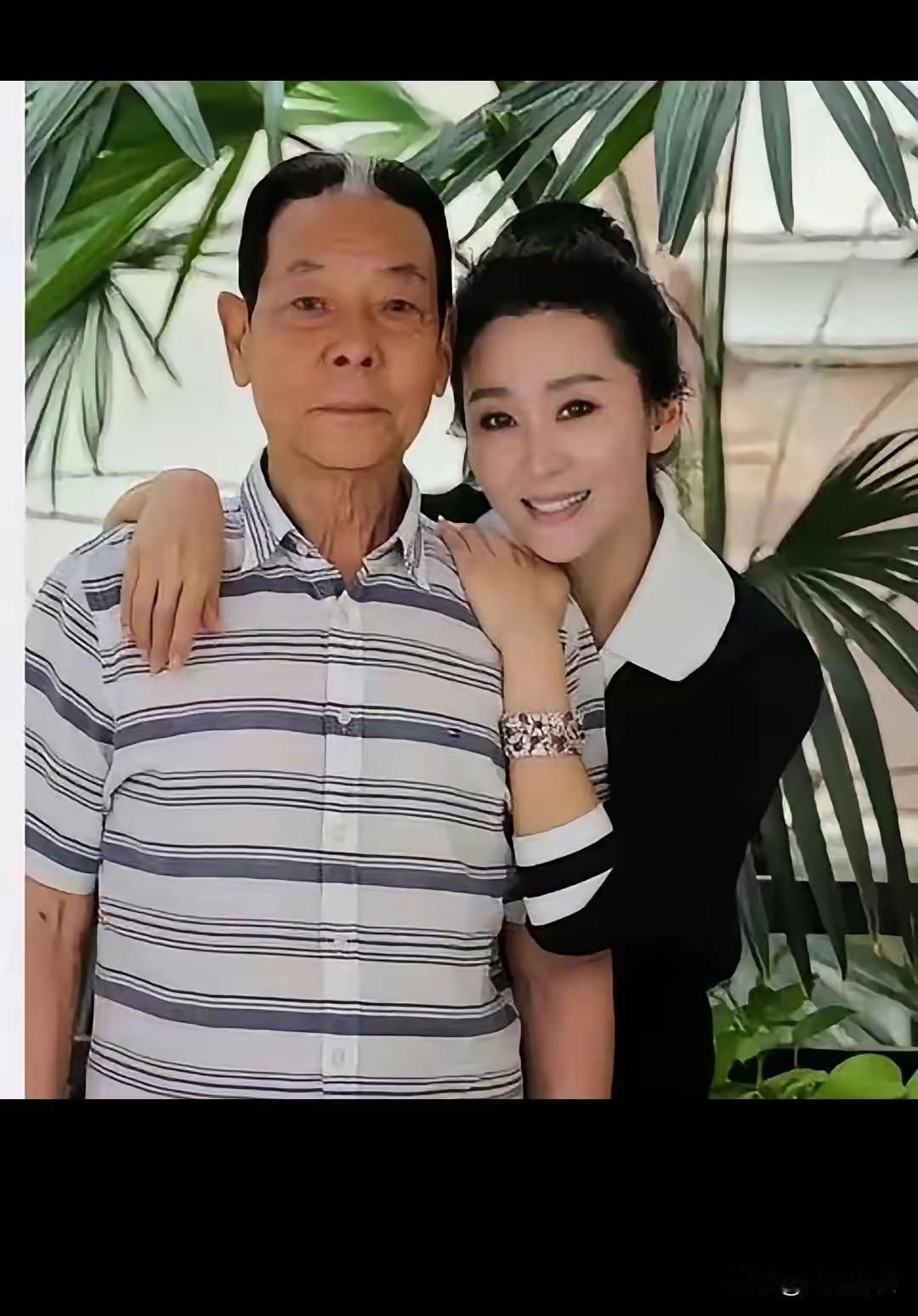 苗圃究竟怎么想的
这年龄差得有点大吧
肯定是有很多闪光点
当然，有情人终成眷属