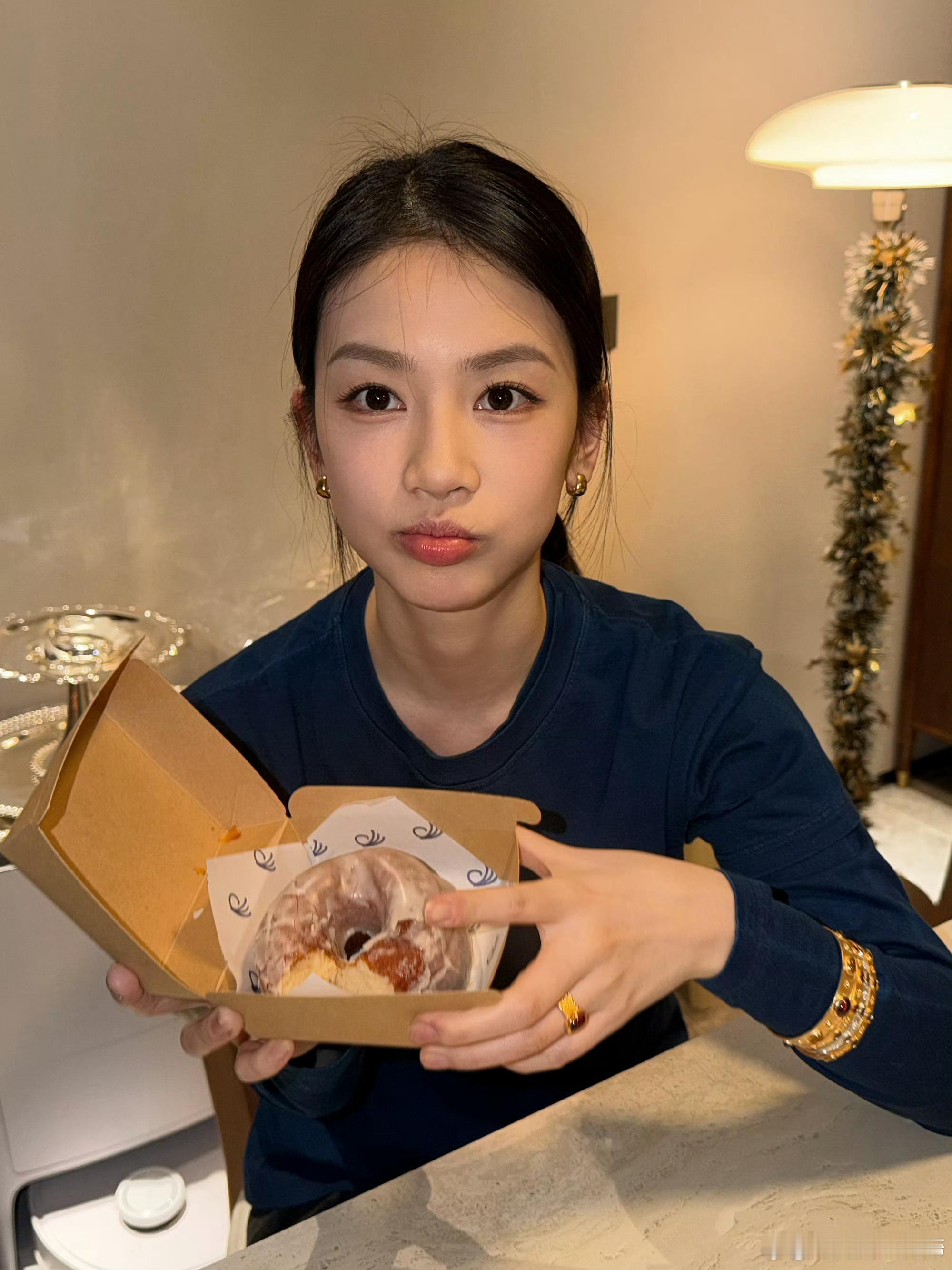 lmr刘梦芮萧靖琳lmr刘梦芮窈窈有期“所有的往事都会随风散去  但我的爱永恒”