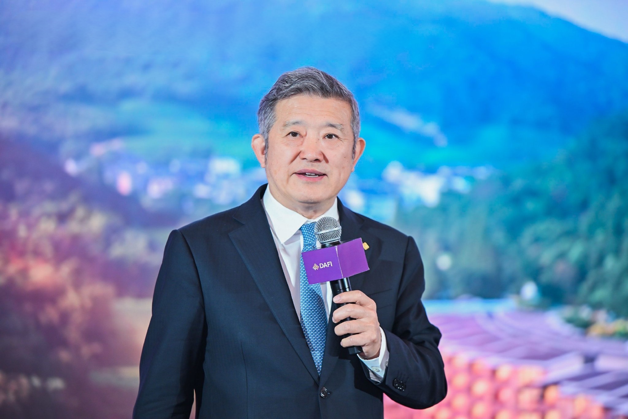 #陈东升不再兼任泰康首席执行官#【泰康董事长陈东升不再兼首席执行官，总裁刘挺军接