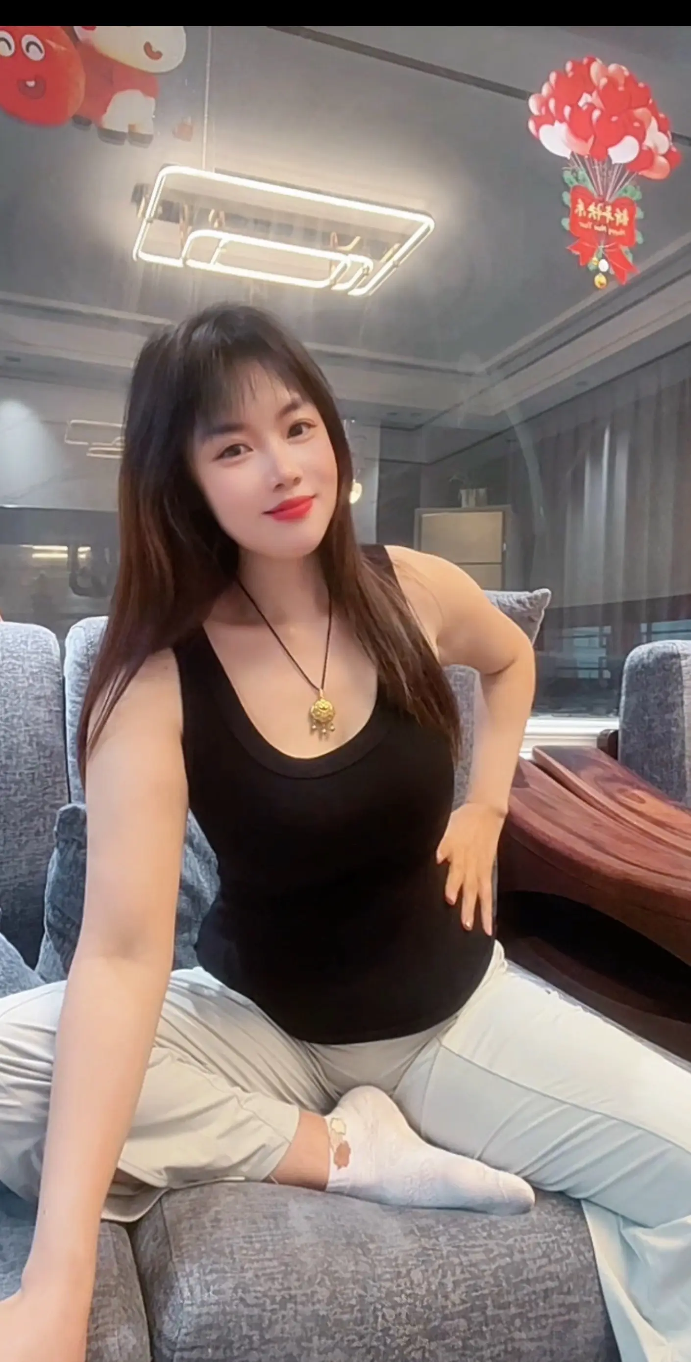 我从不后悔对任何一个人好，哪怕看错人，哪怕是撞南墙，因为我对你好，不是...