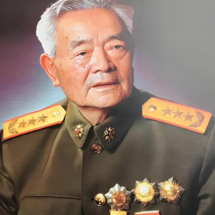 1941年，粟裕破格将一名21岁参谋连升四级，全军哗然。谁料他3天歼敌600余人