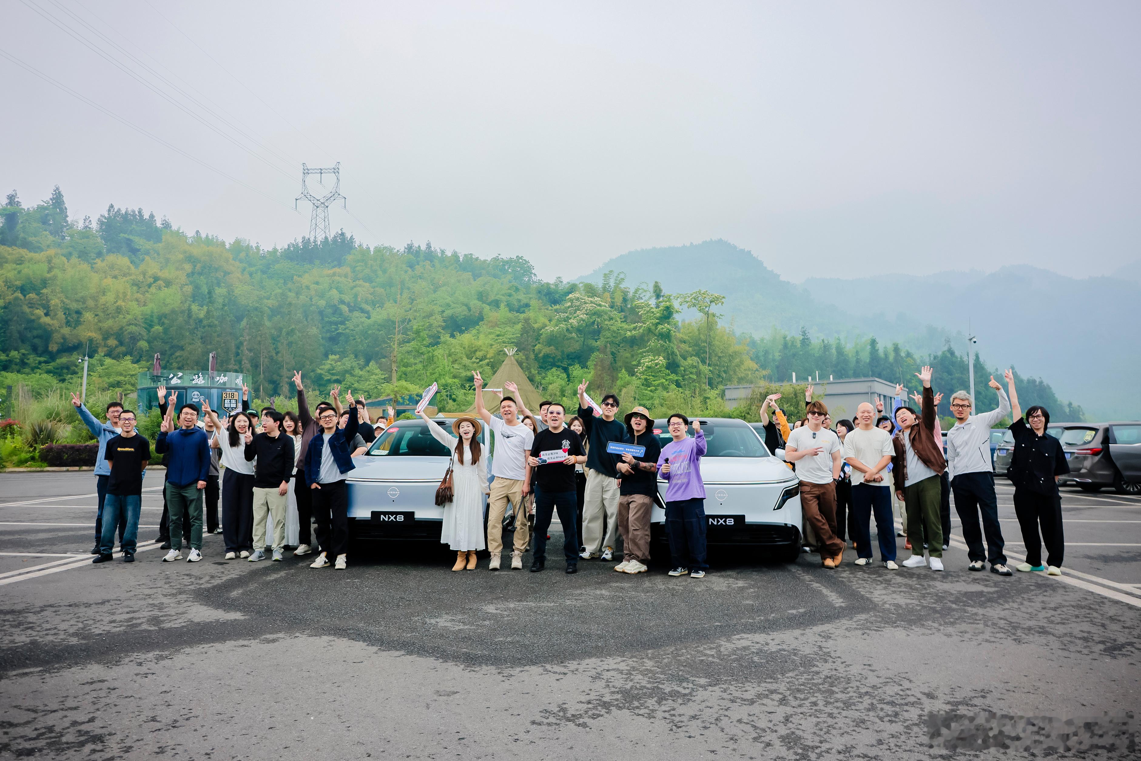 和NX8一起去川西旅行东风日产NX8大大大五座NX8售14.99万起开着NX8去