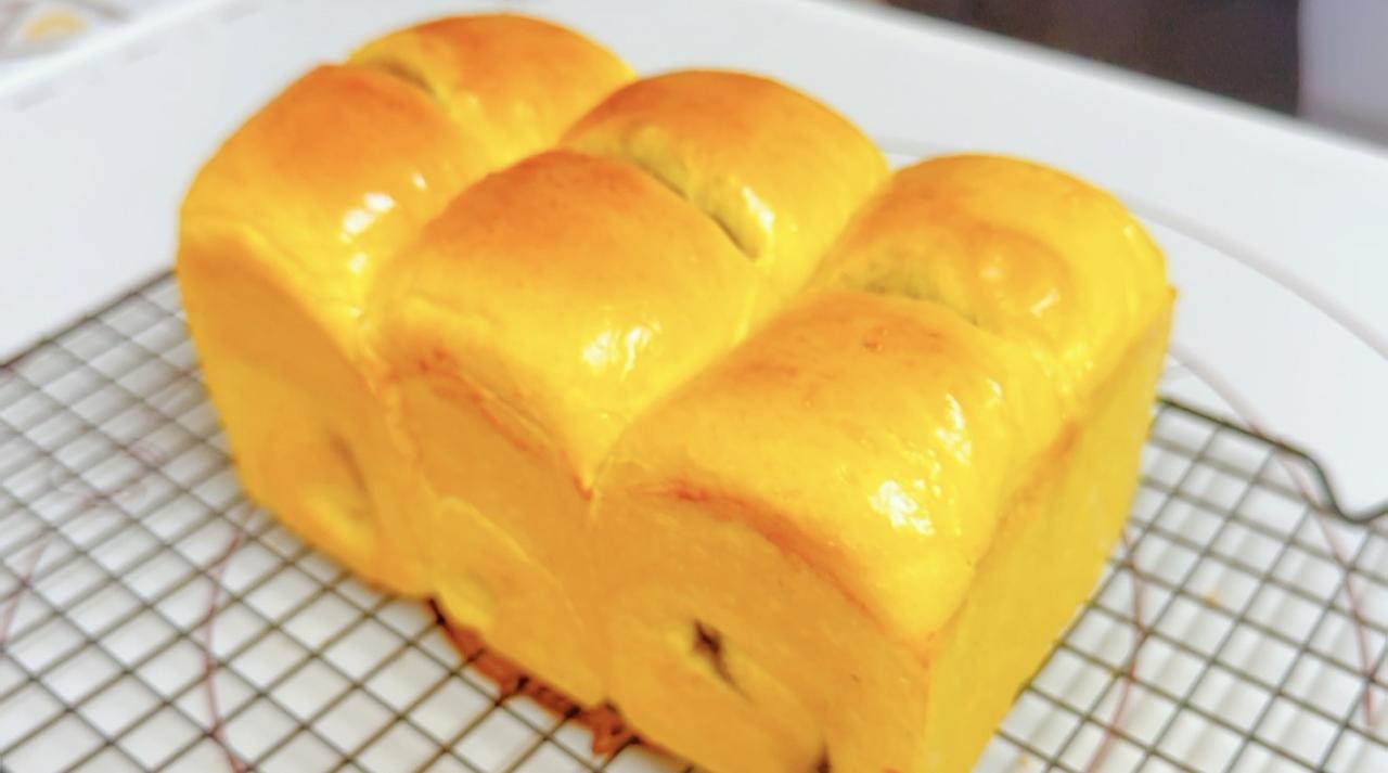 很多人担心橄榄油替代黄油做吐司会失败，其实只要掌握水油融合的关键点，完全没问题。