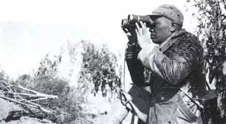 1940年9月，百团大战正进入战况最激烈的第二阶段，八路军两位名将彭德怀与贺龙，