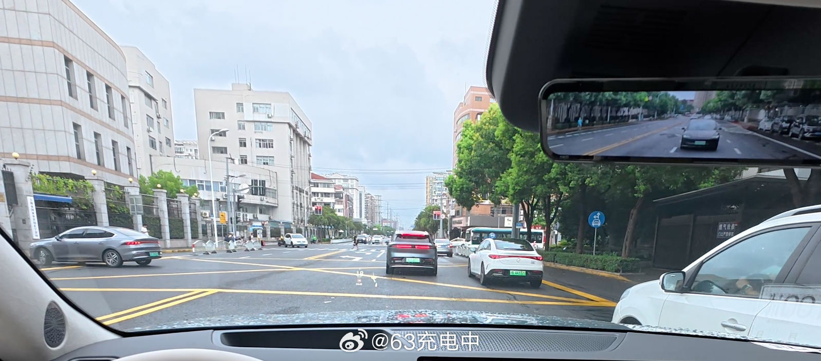 为啥现在没有一家辅助驾驶做这种黄网格线的识别 + 提前停车？所有的辅助驾驶都会开