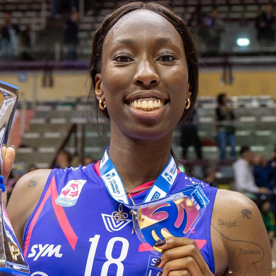 【艾格努27岁生日快乐】宝拉艾格努今天 27 岁，生日快乐看看她的国家队和职业生