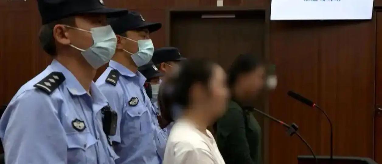 护手霜当麻药、故意让人痛到惨叫！这家美容院被判了

顾客越疼，他们越开心

“疼