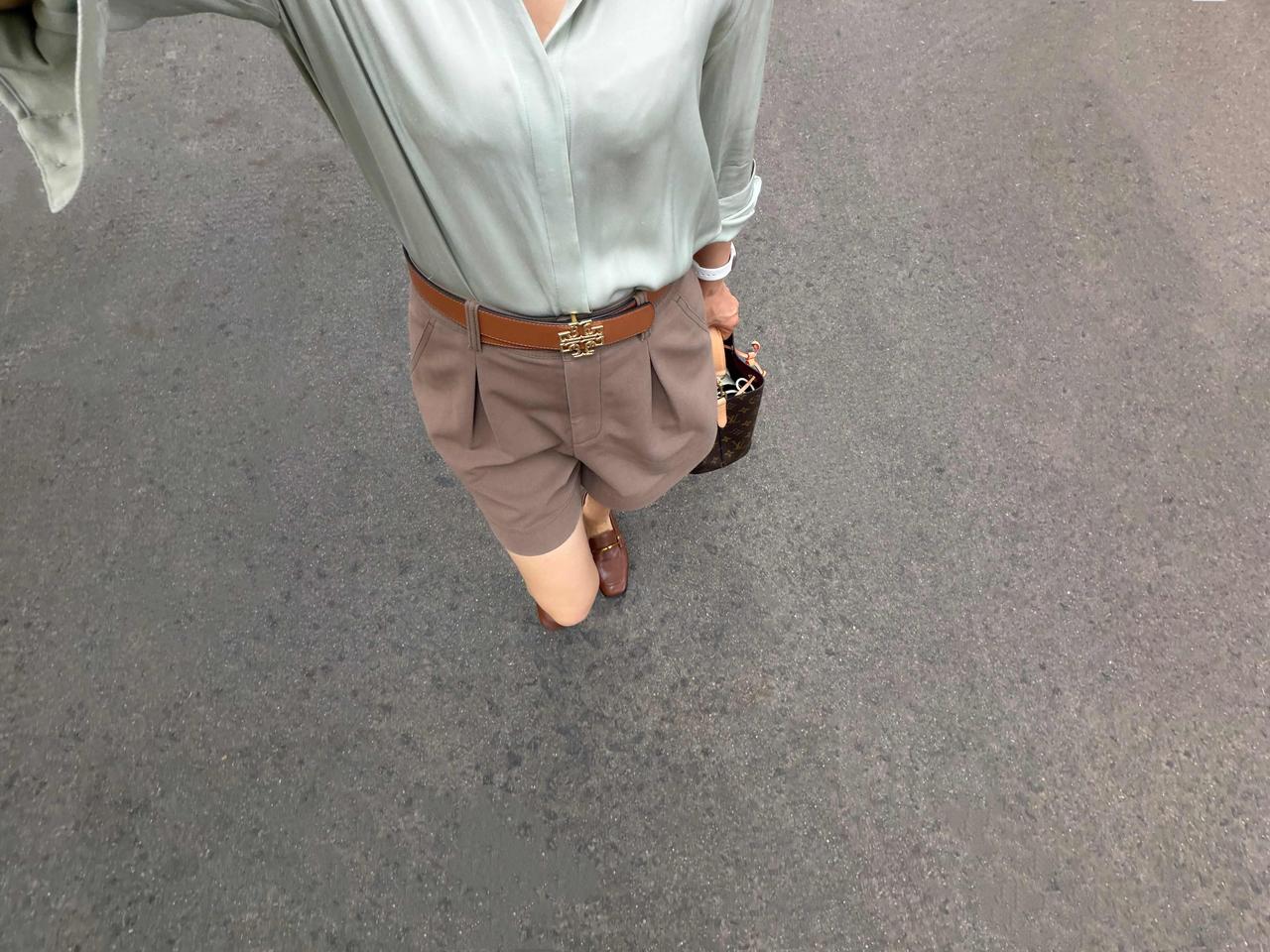 《生活杂记，随心而安》

还别说，我这拍照技术真是绝了。明明是大长腿，硬生生拍成