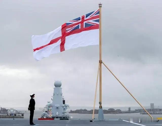英国海军近期宣布减少甚至取消英国军舰在中国海周边活动及演练。英国军舰是担心在中国