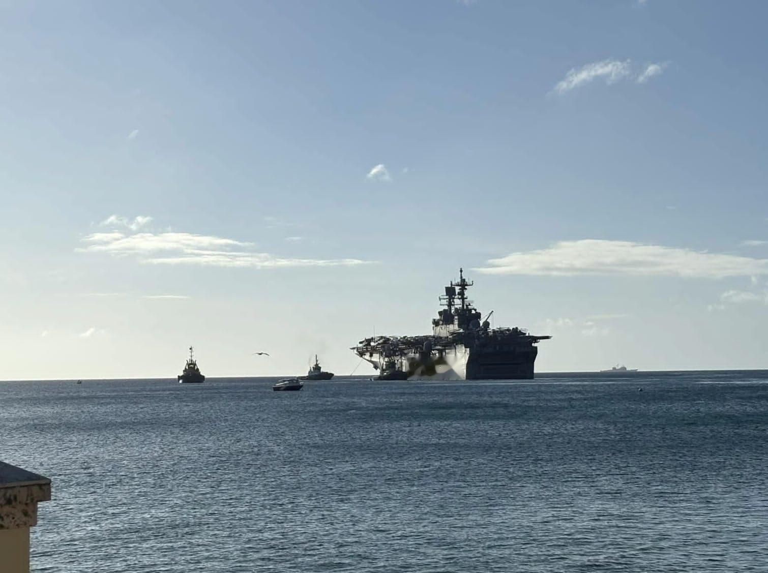 美属维尔京群岛，硫磺岛号驶离离开圣克罗伊岛西端的弗雷德里克斯特德码头 