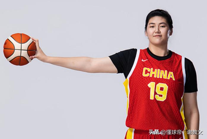 女篮李梦接班人国家队首秀！邓雨婷热身赛打尼日利亚牛刀小试，完美复刻名宿苗立杰男子