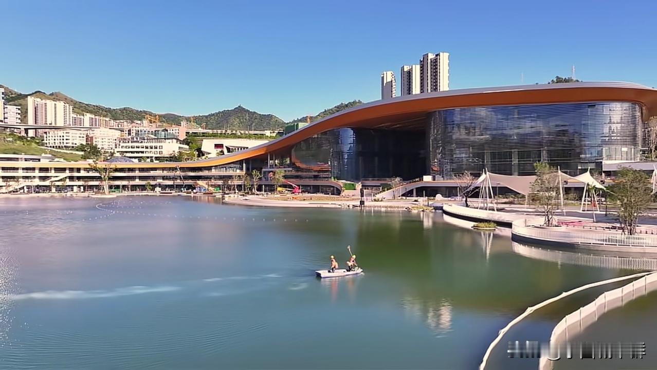攀枝花钒钛高新区最新城建！
建筑品质都棒，满满的设计感。
最近2年修的几个地标性