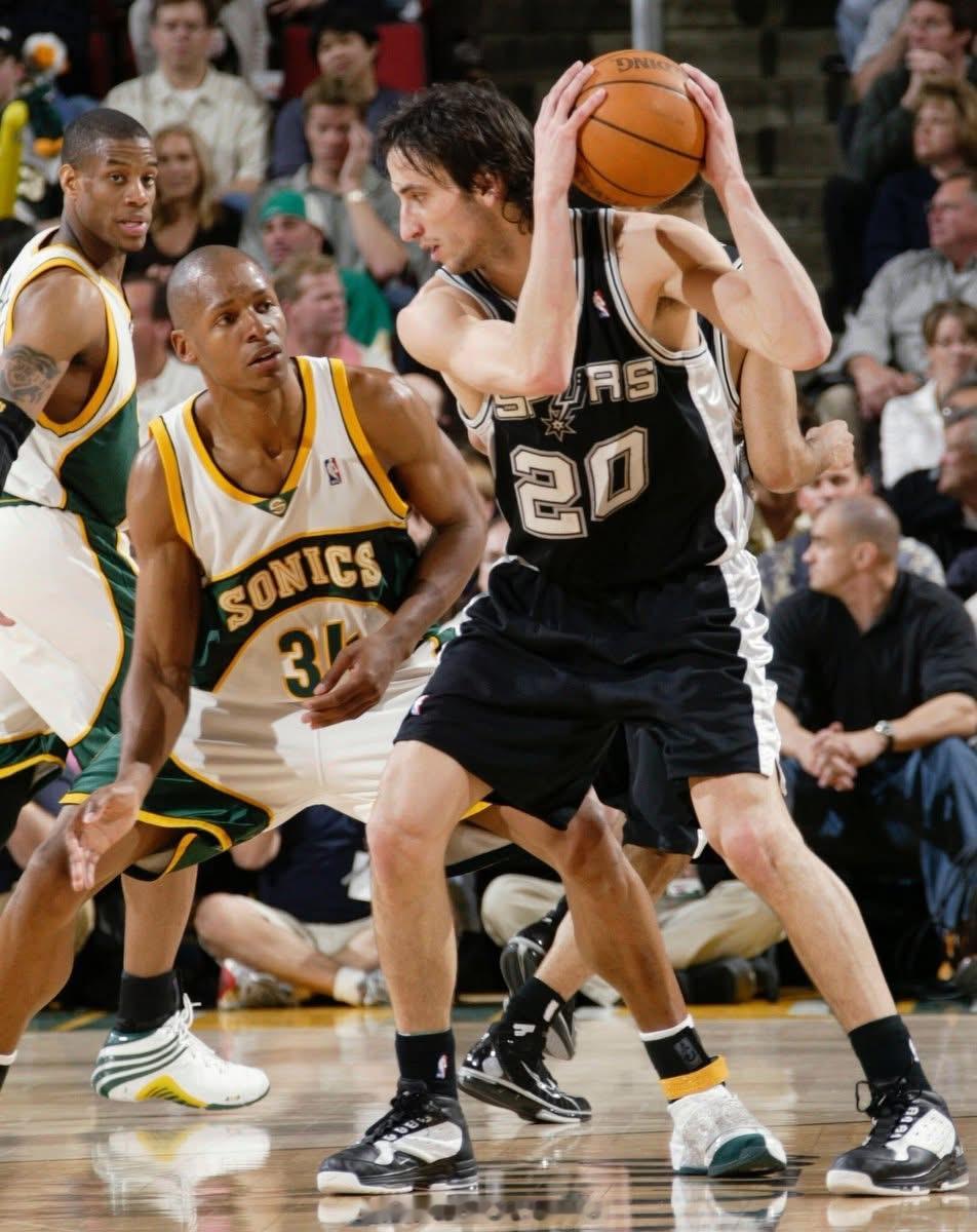 雷-阿伦防守马努-吉诺比利 