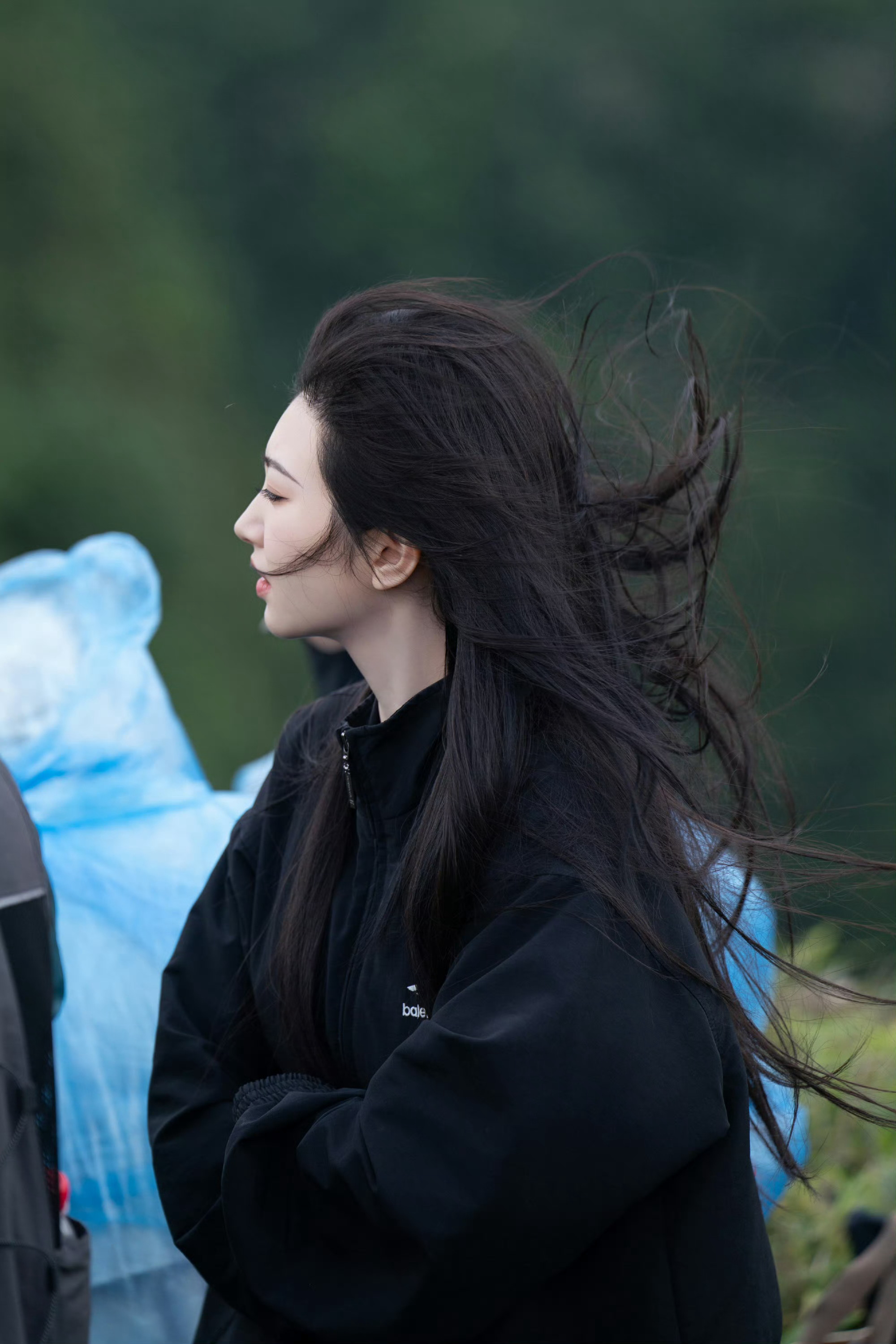 可爱的小表情，这个墨镜版孟千姿太帅了～连风都偏爱景甜