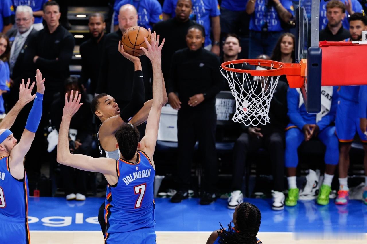 文班亚马切特霍姆格伦NBA A·史密斯点评文班亚马：气场十足敢放狠话，直接把切特