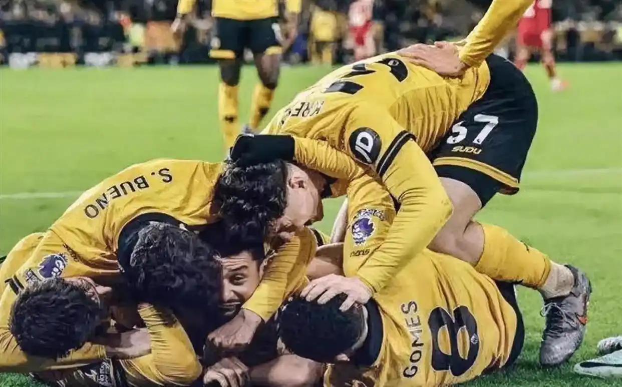 狼队北伐继续，这只凶狼专咬强队，1：1客平曼联，2：2阿森纳，2：0维拉，2：1