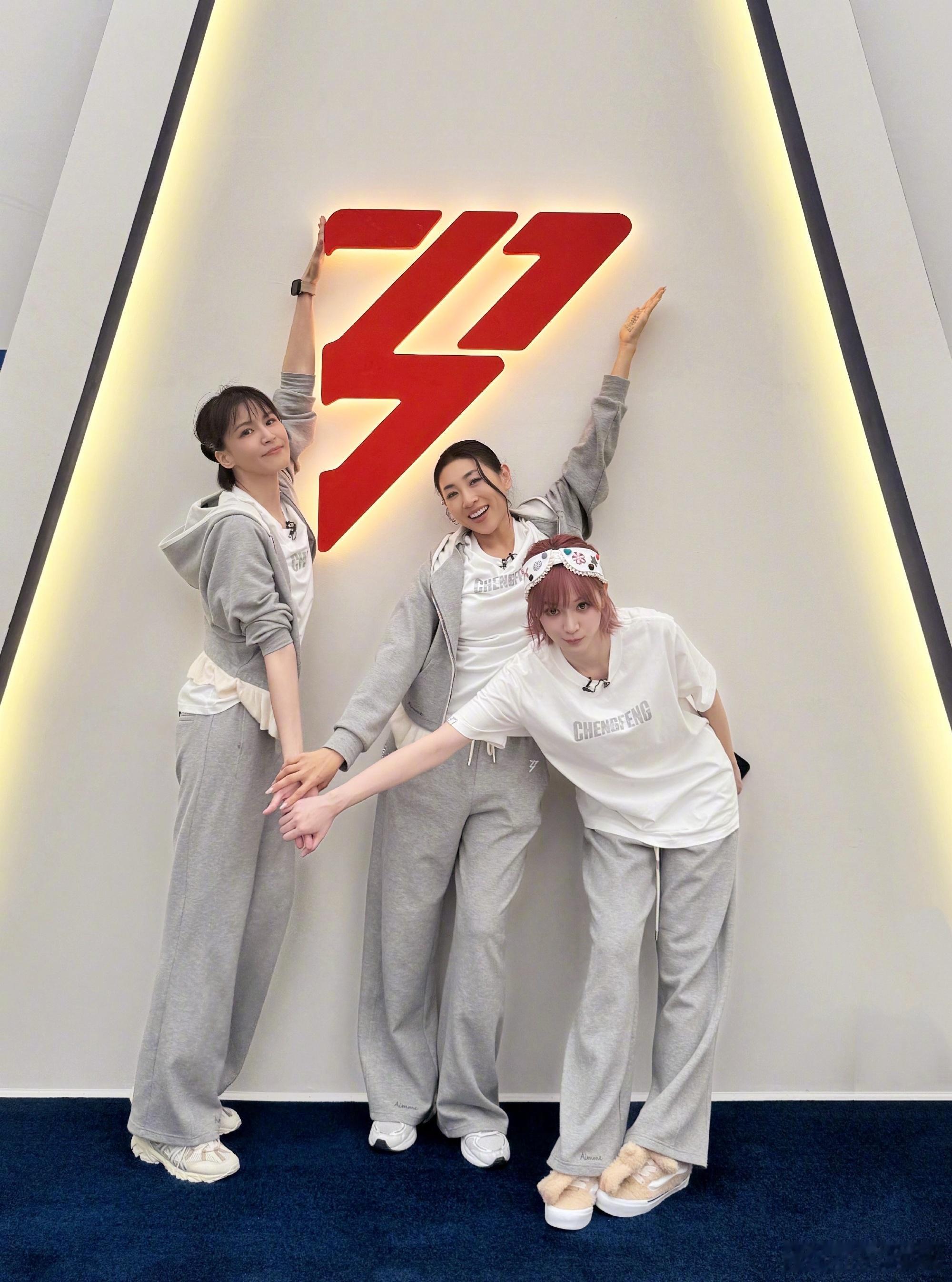 曾沛慈回应小考成绩小考告一段落，曾沛慈和淡淡、黄灿灿组成的“真蛋黄”组合拿下第三