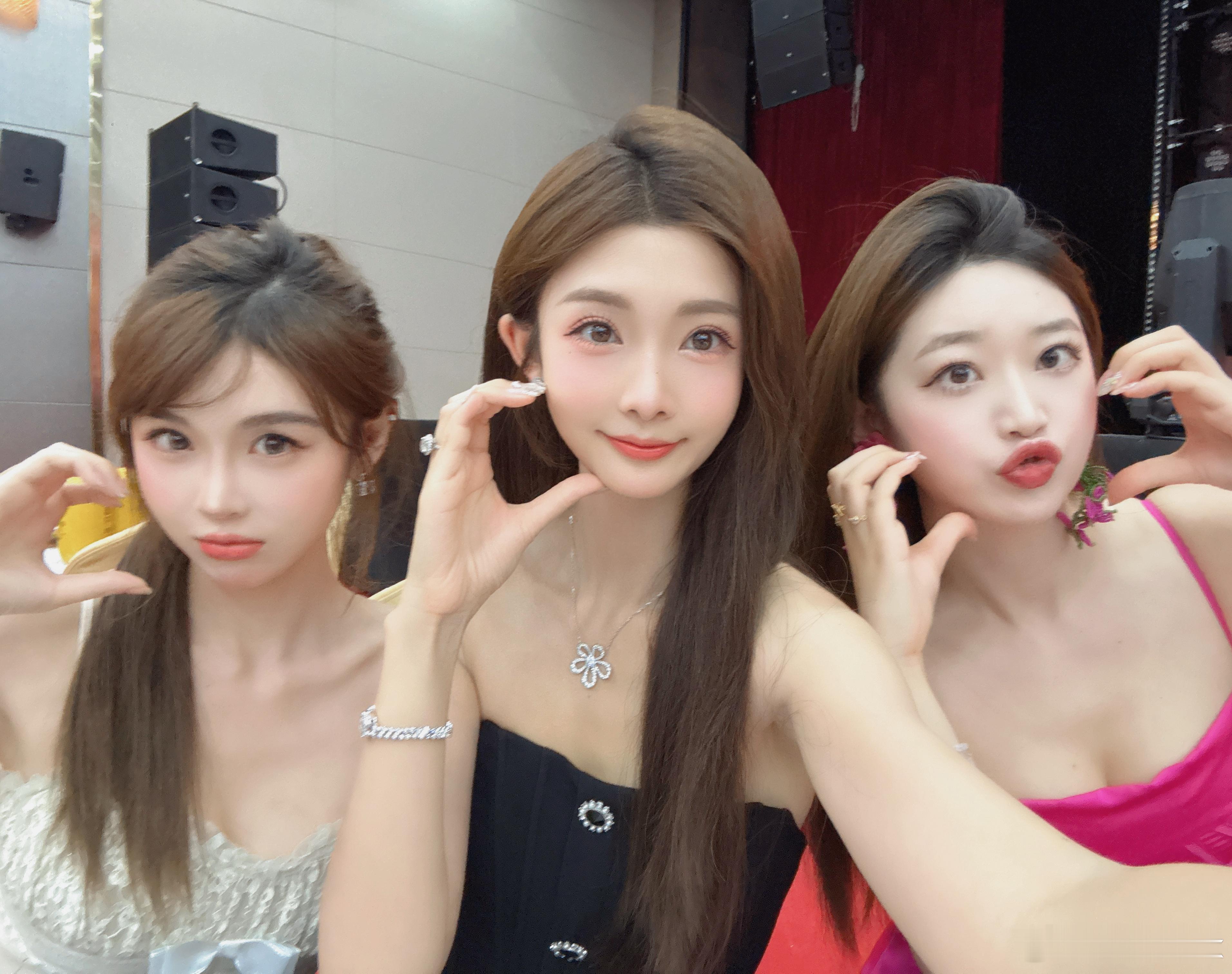 你的情绪，比全世界的期待都重要，熬过最苦的日子 ，做最酷的自己。 ​​​