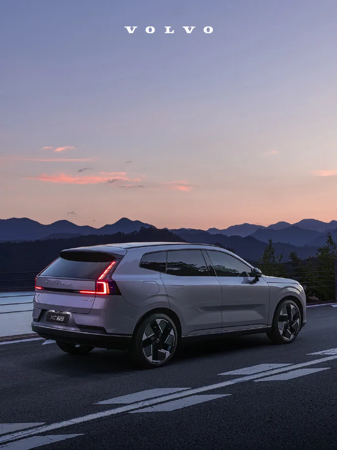 全新XC70超级混动四擎四驱