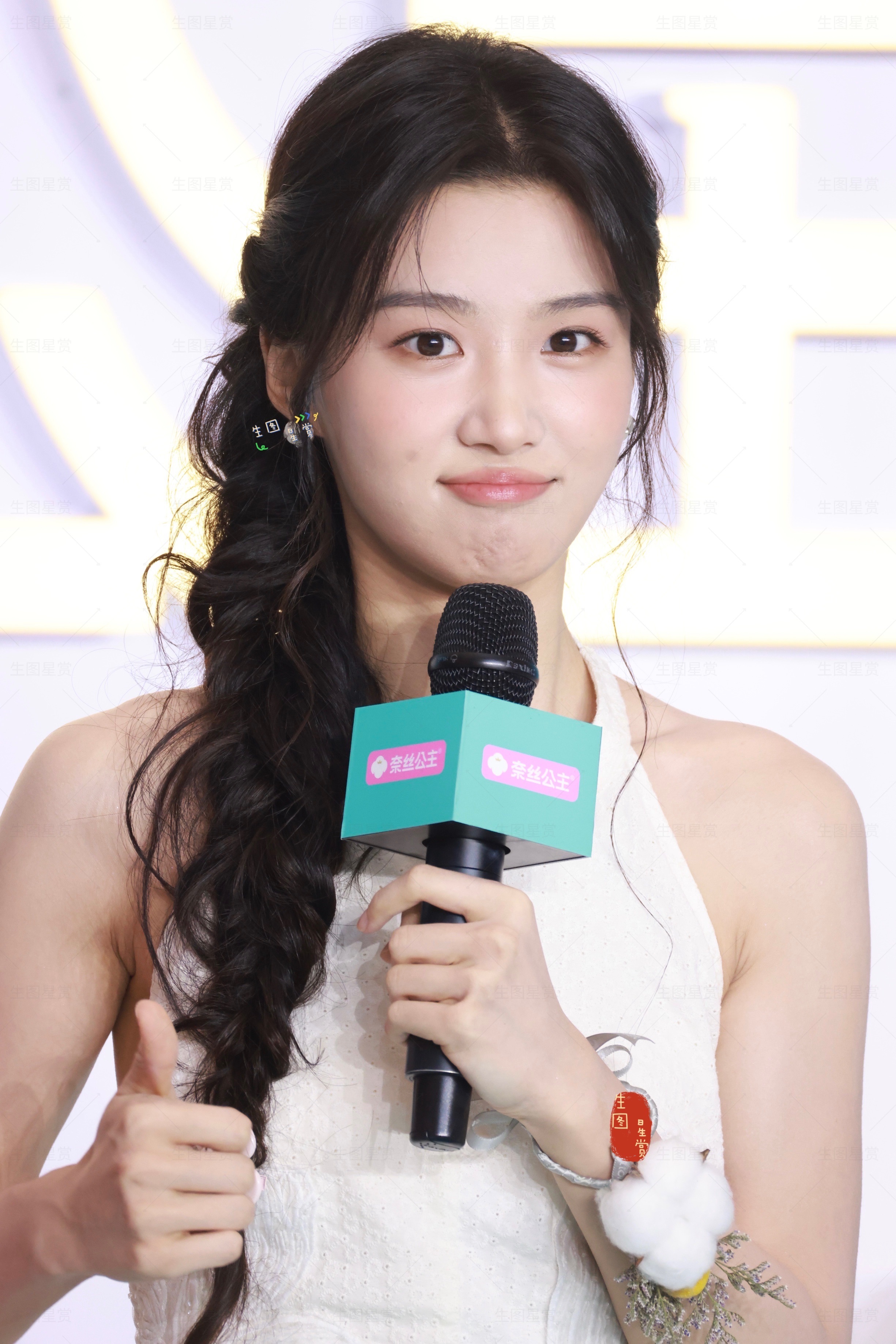 卢昱晓深圳奈丝公主站台来自噜噜晓的美萌暴击💘 