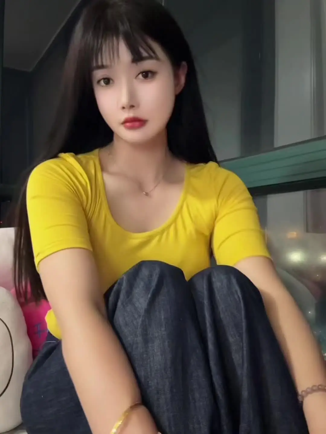 长大真的太苦了，在父母看不见的地方，用无数委屈的眼泪，熬成一碗碗浓浓的...