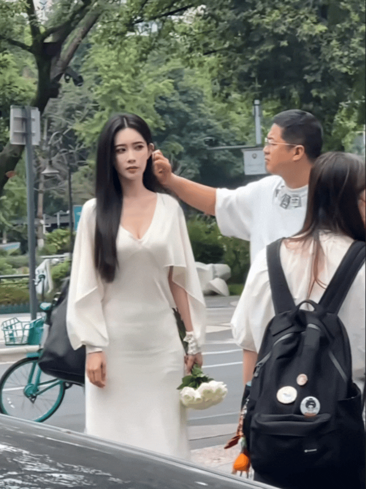 好像很多美女明星请的都是男造型师！
